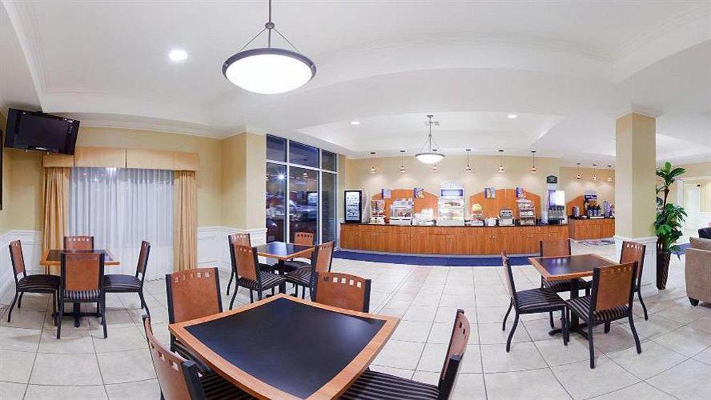 Express & Airport By Ihg Hotel Wichita