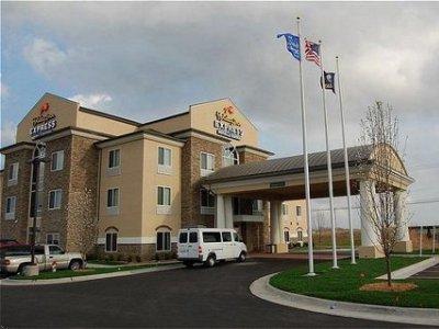 Express & Airport By Ihg Hotel 2*